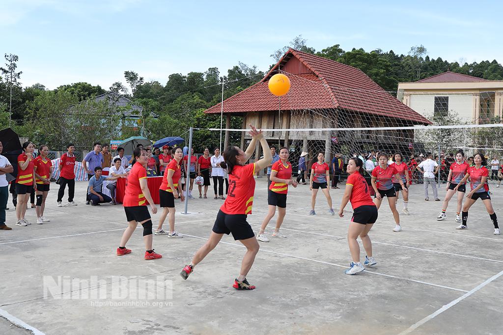 Khai mạc Giải thể thao truyền thống Giải các trò chơi dân gian dân tộc Mường huyện Nho Quan năm 2023